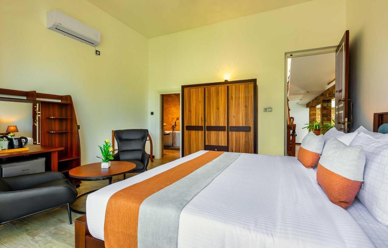 The Palace By Ocean Bentota Exterior photo